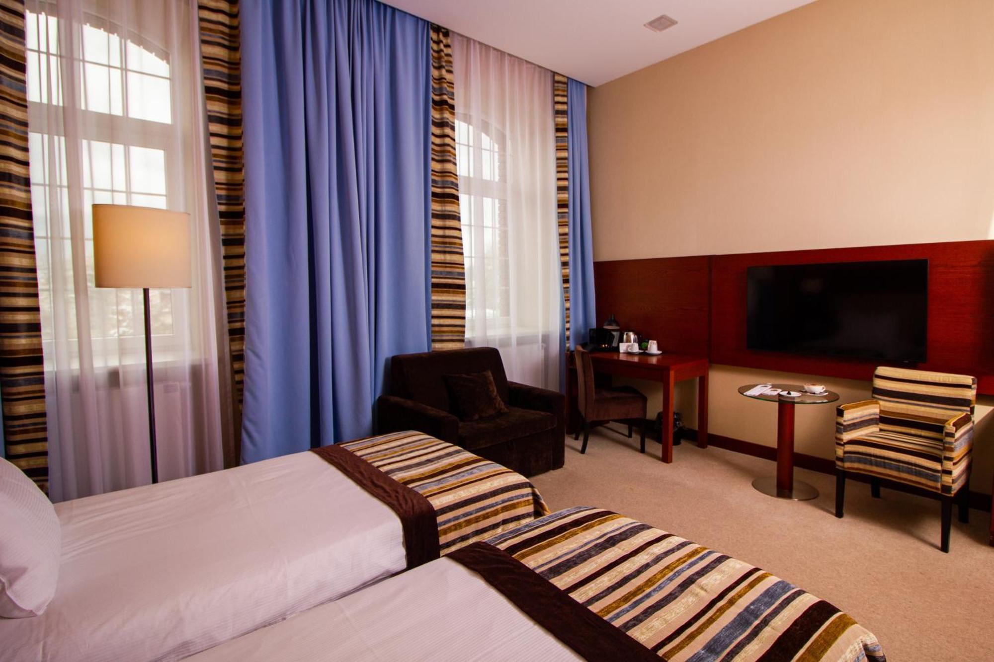 Mlyn Jacka Hotel & Spa Jaroszowice Buitenkant foto