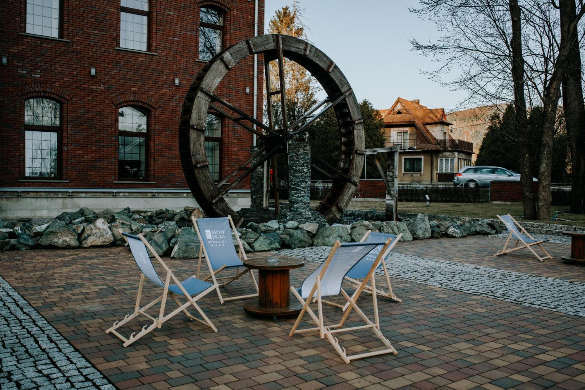 Mlyn Jacka Hotel & Spa Jaroszowice Buitenkant foto